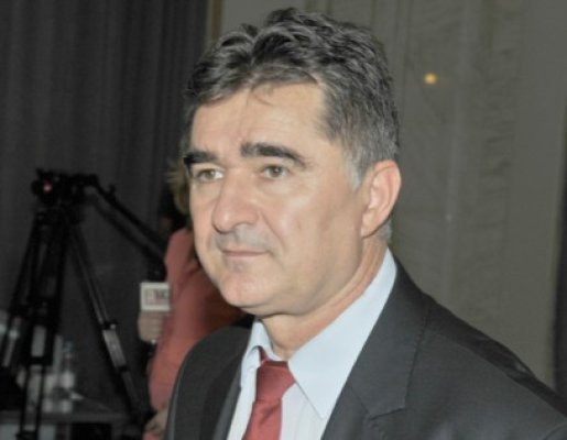 Ghişe demisionează din PNL şi ia în calcul să candideze la prezidenţiale